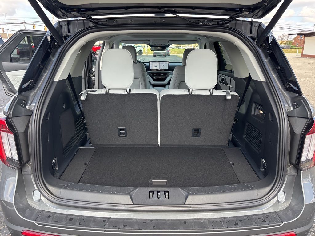 2025 Ford Explorer Platinum photo 30