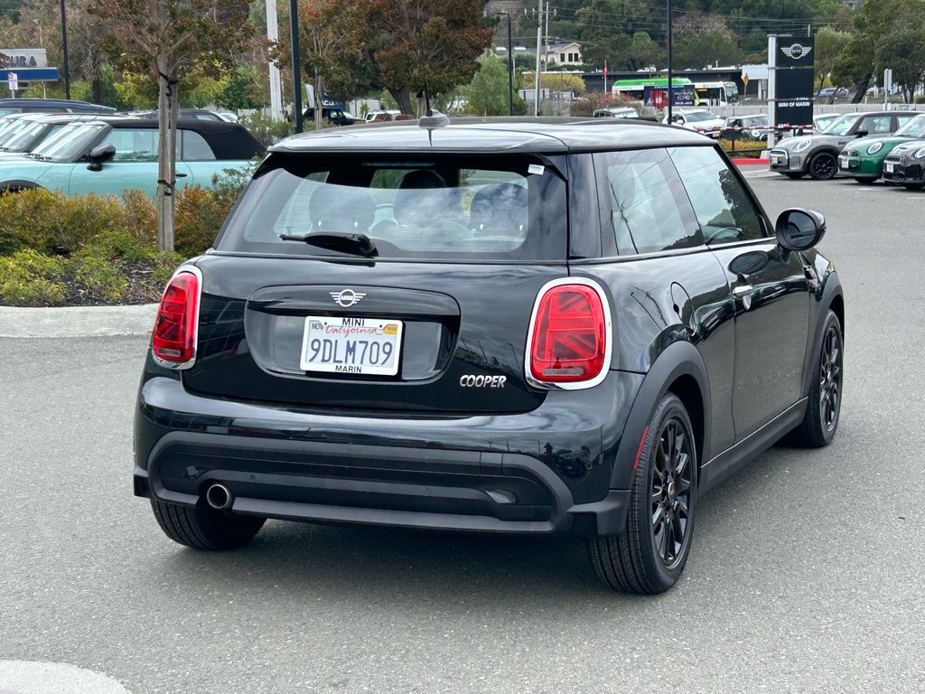 2023 Mini Cooper Signature photo 4