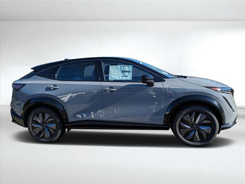 2023 Nissan Ariya Engage's photo