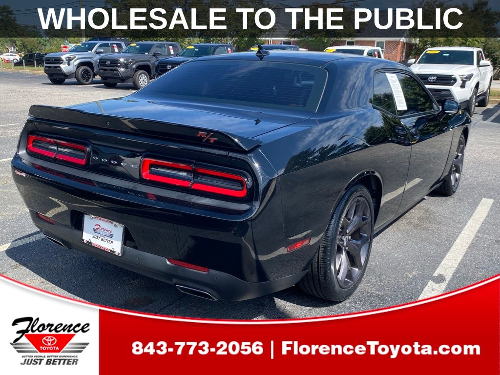 2018 Dodge Challenger SXT Plus photo 9