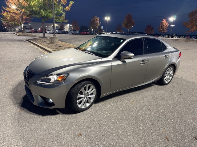 2016 Lexus IS 200t photo 3