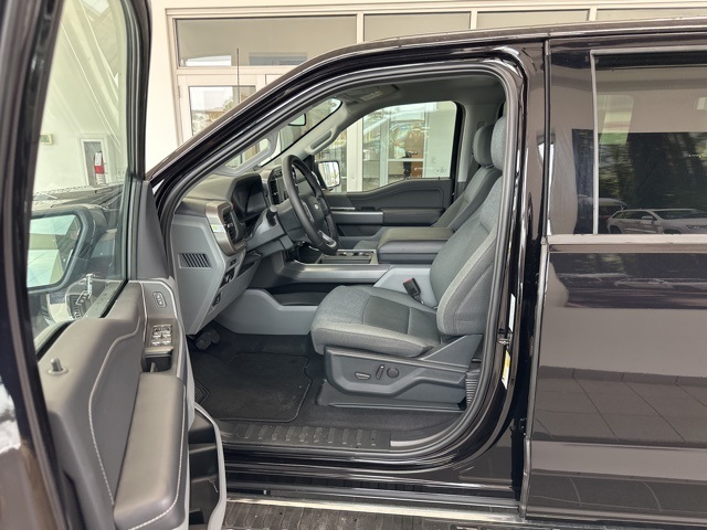 2025 Ford F-150 XLT photo 11