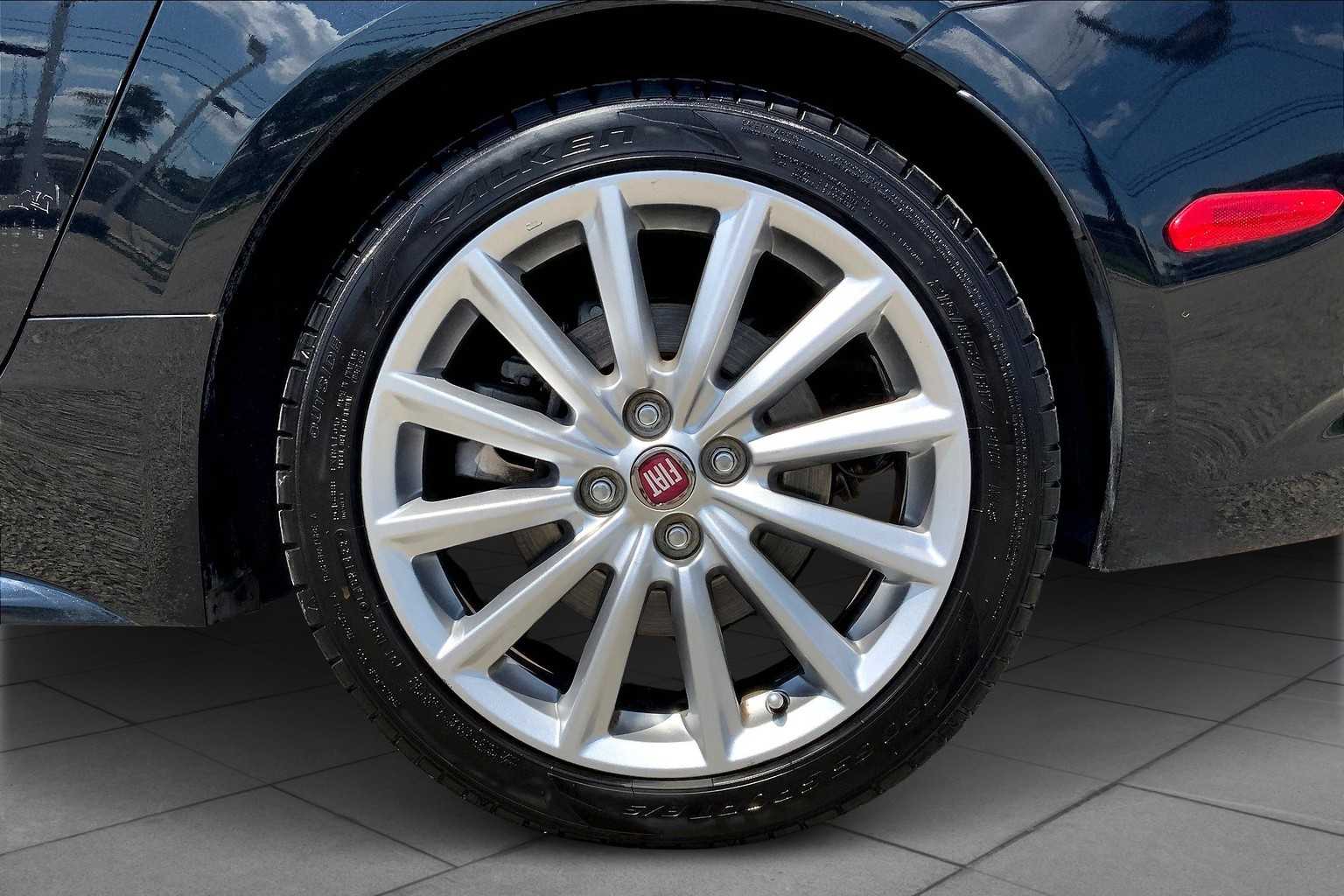 2017 Fiat 124 Spider Lusso photo 8