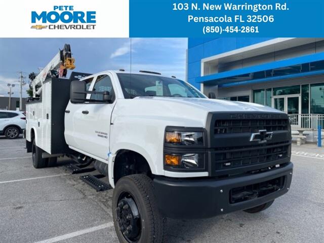 2024 Chevrolet Silverado 4500 Medium Duty Chassis Cab Work Truck's photo