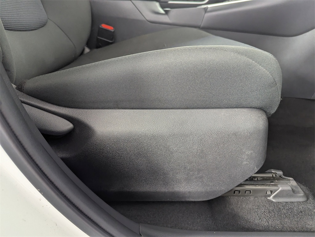 2023 Toyota RAV4 LE photo 34