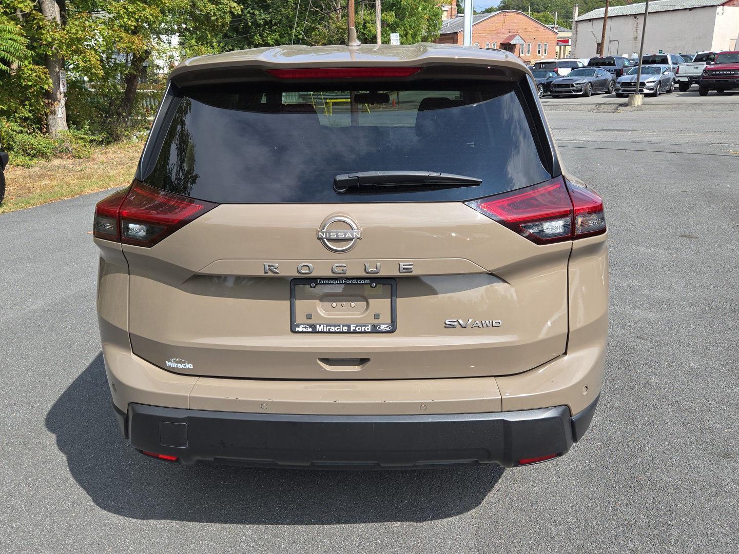 2024 Nissan Rogue SV photo 5