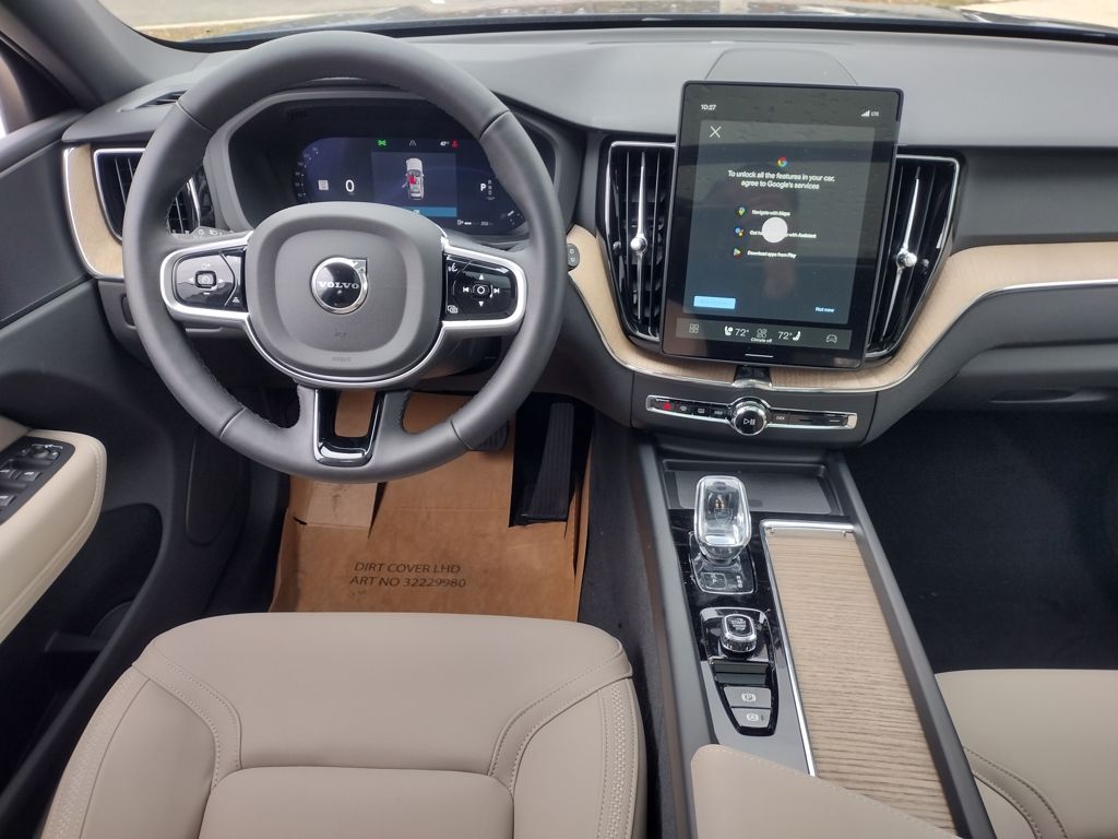 2026 VOLVO XC60 - Image 23