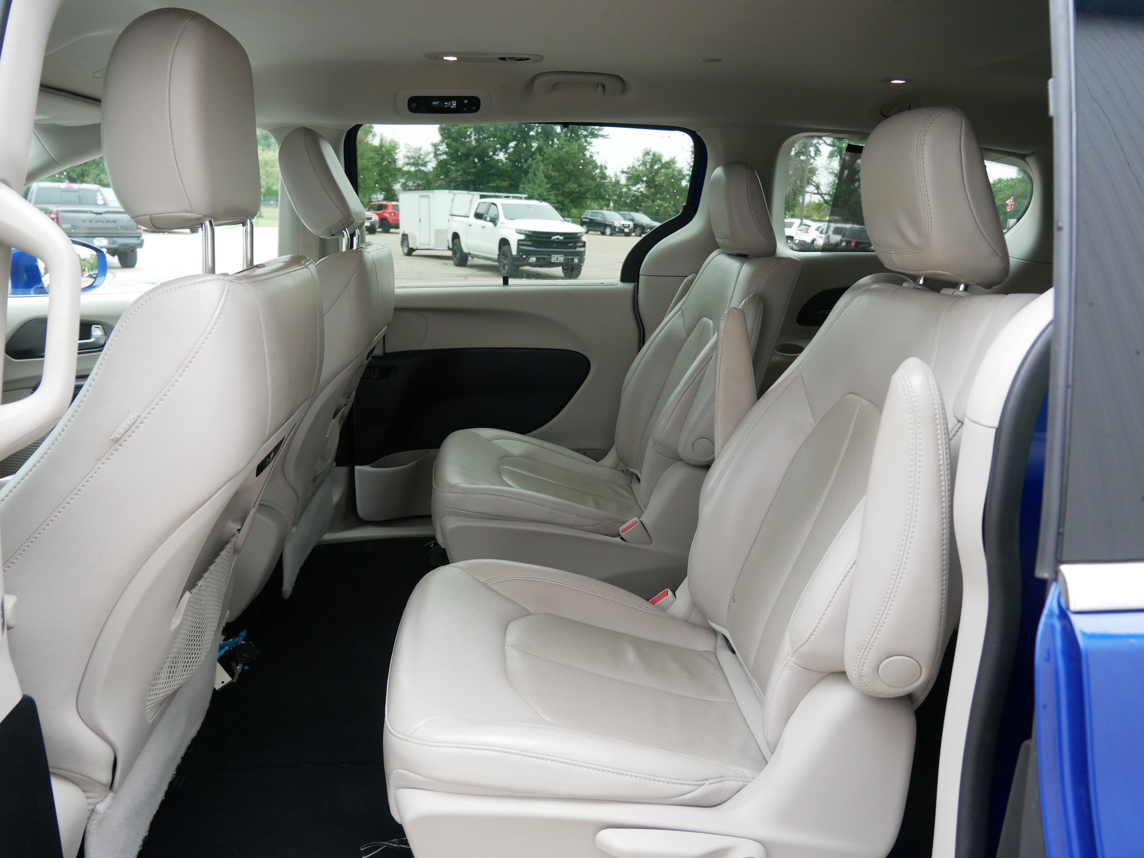 2021 Chrysler Pacifica Hybrid Touring L photo 10