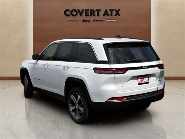 2025 Jeep Grand Cherokee Limited photo 3