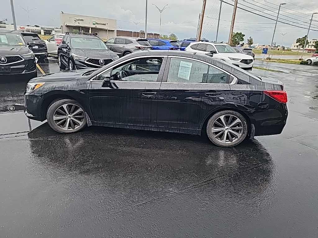 2017 Subaru Legacy 2.5i Limited photo 3