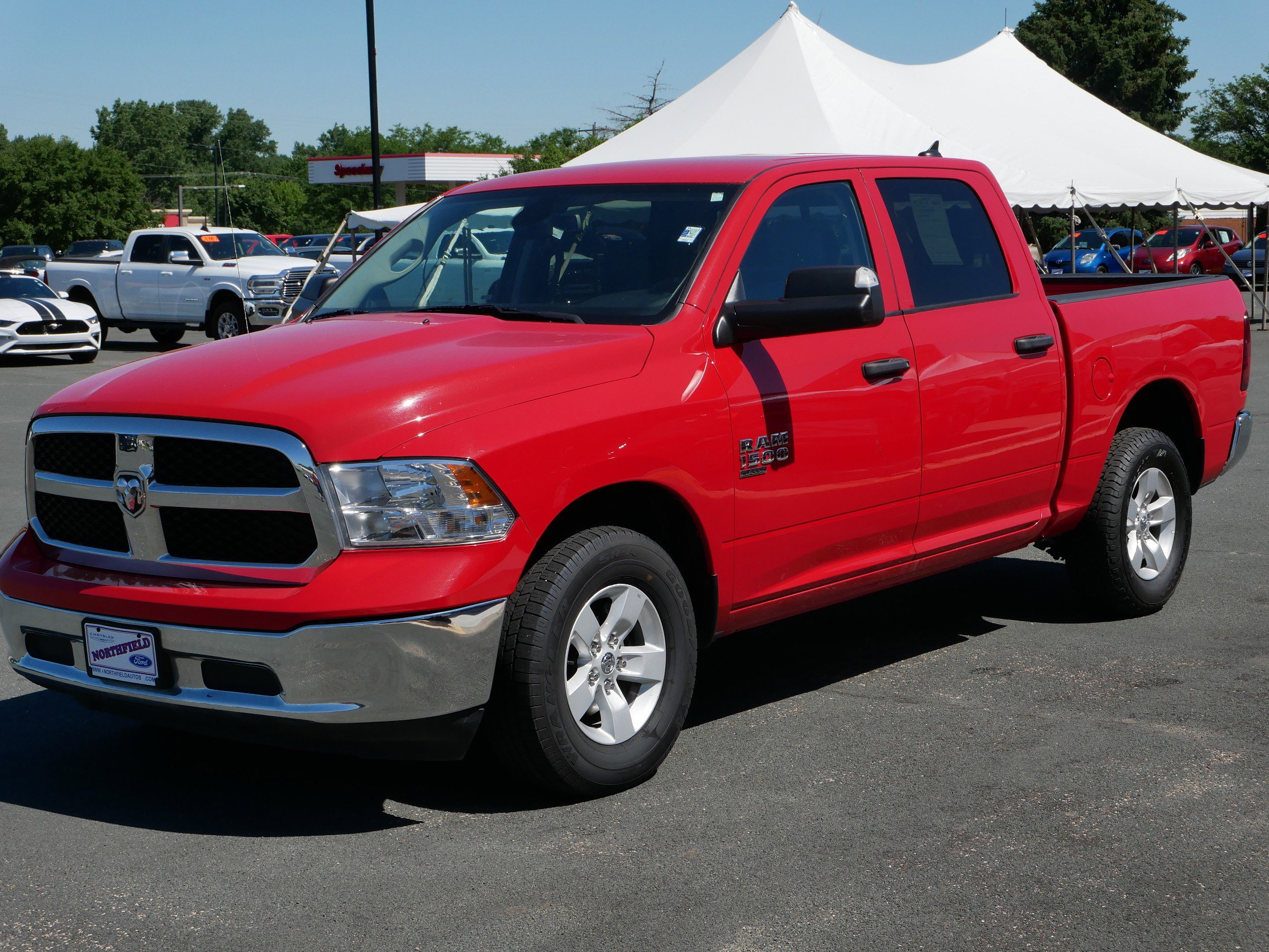2023 Ram 1500 Classic SLT photo 4