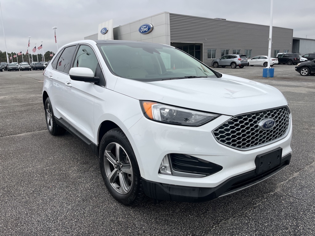 2024 Ford Edge SEL photo 3