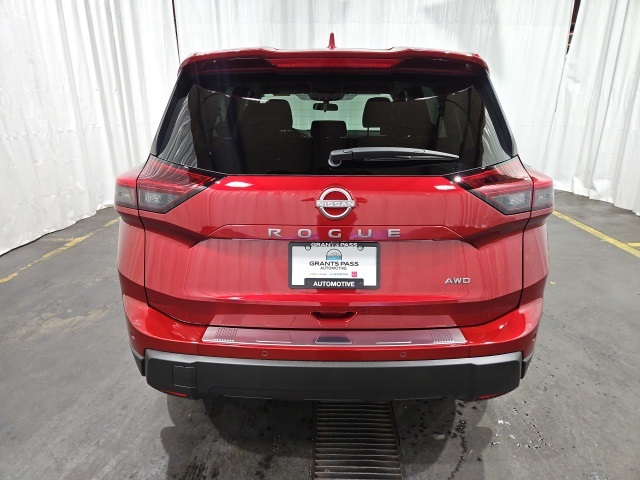 2026 Nissan Rogue SV photo 4