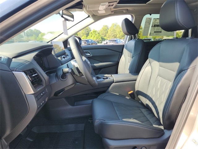 2026 Nissan Rogue Platinum photo 4