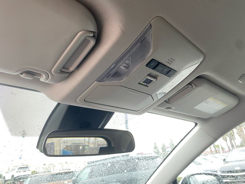 2024 Toyota RAV4 XLE photo 23