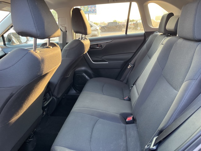 2023 Toyota RAV4 LE photo 12