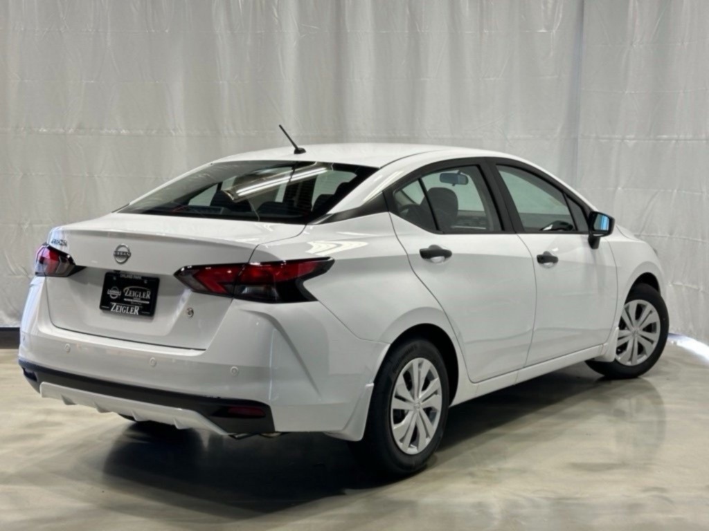2025 Nissan Versa S photo 10