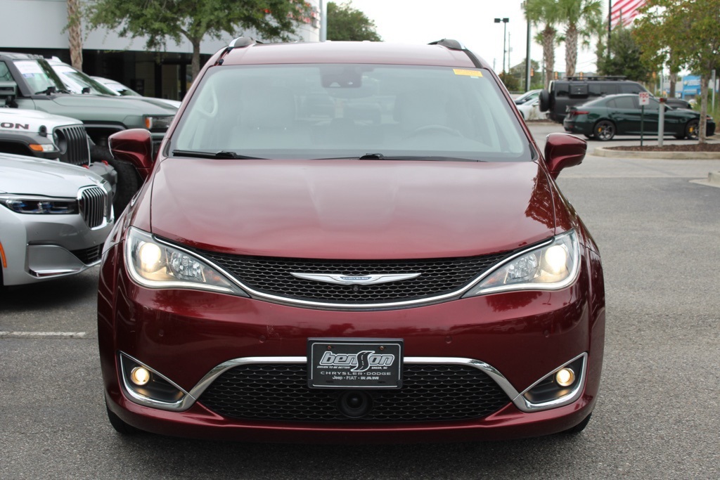 2017 Chrysler Pacifica Touring Plus photo 2