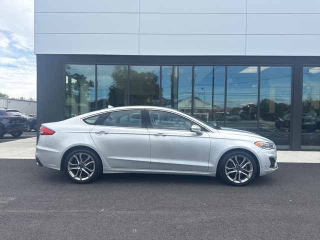 2019 Ford Fusion SEL photo 3