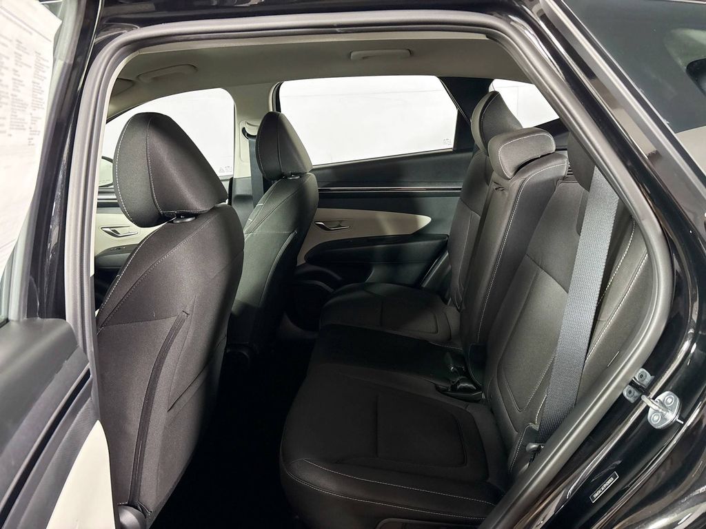 2023 Hyundai Tucson SE photo 14