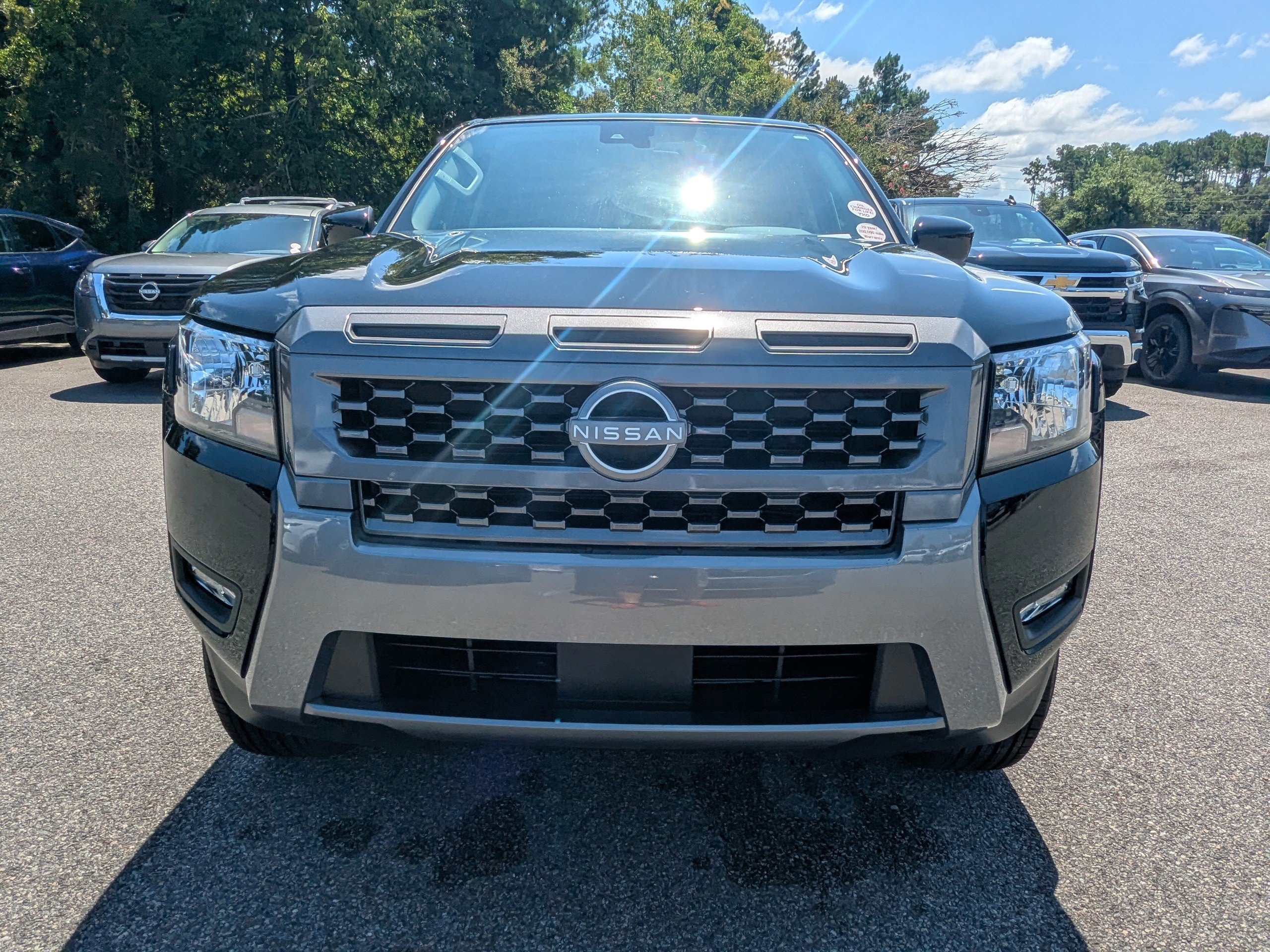 2025 Nissan Frontier Crew Cab SV photo 7
