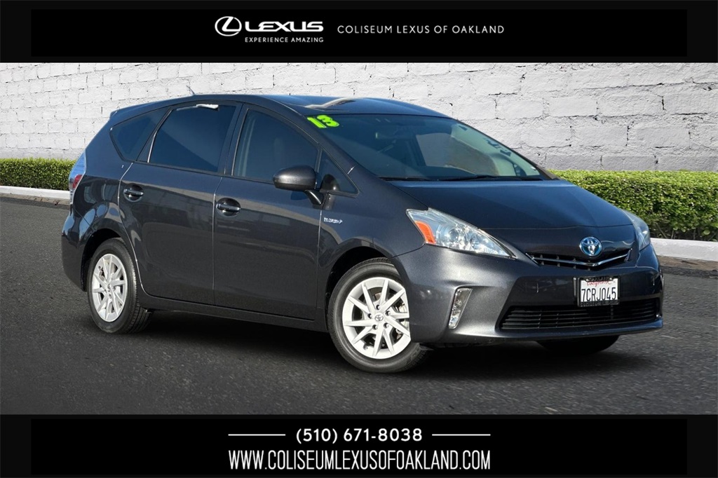 2013 Toyota Prius v Three's photo