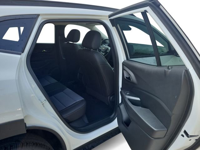 2025 Chevrolet Trax LT photo 20