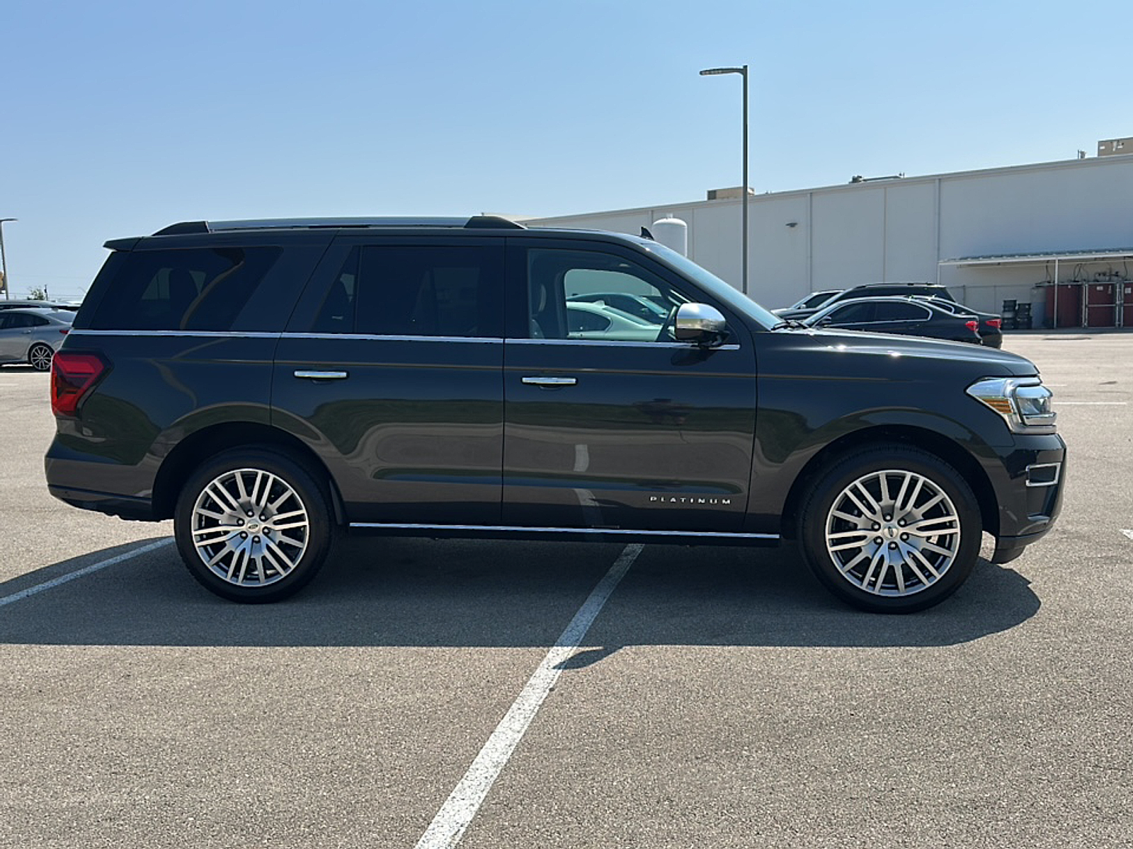 2024 Ford Expedition Platinum photo 3
