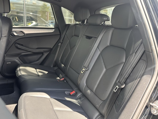 2023 Porsche Macan S photo 7
