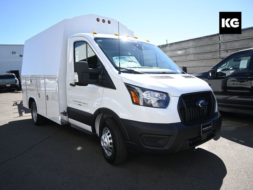 2025 Ford Transit Chassis Cab Base's photo