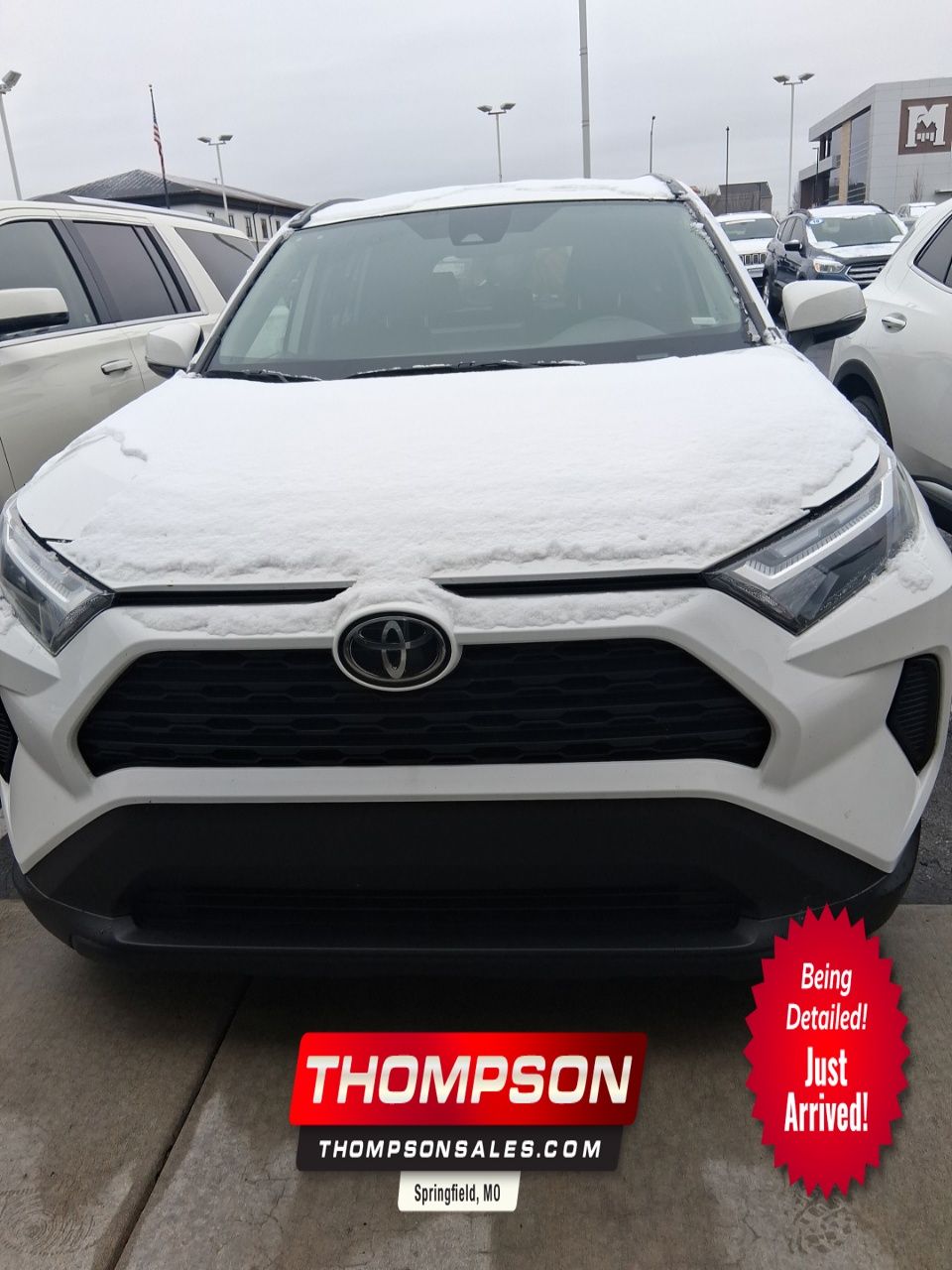 2024 Toyota RAV4 XLE's photo