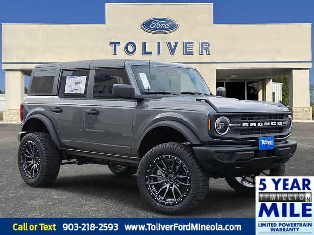 2025 Ford Bronco 4-Door Base's photo