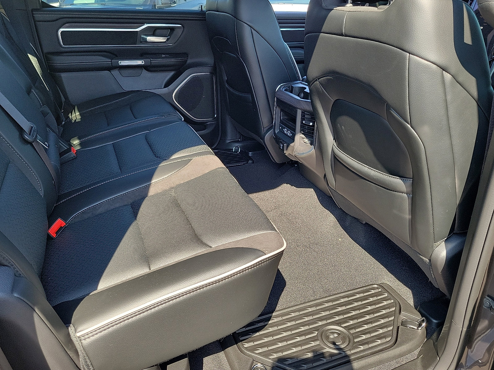 2025 Ram 1500 Laramie photo 13