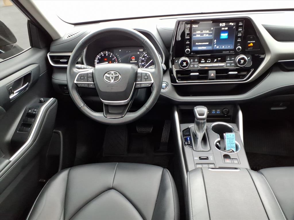 2022 Toyota Highlander XLE photo 3