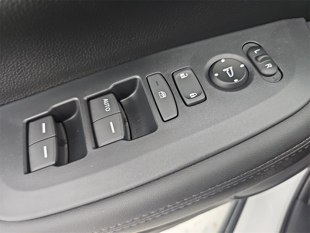 2026 Honda HR-V LX photo 31