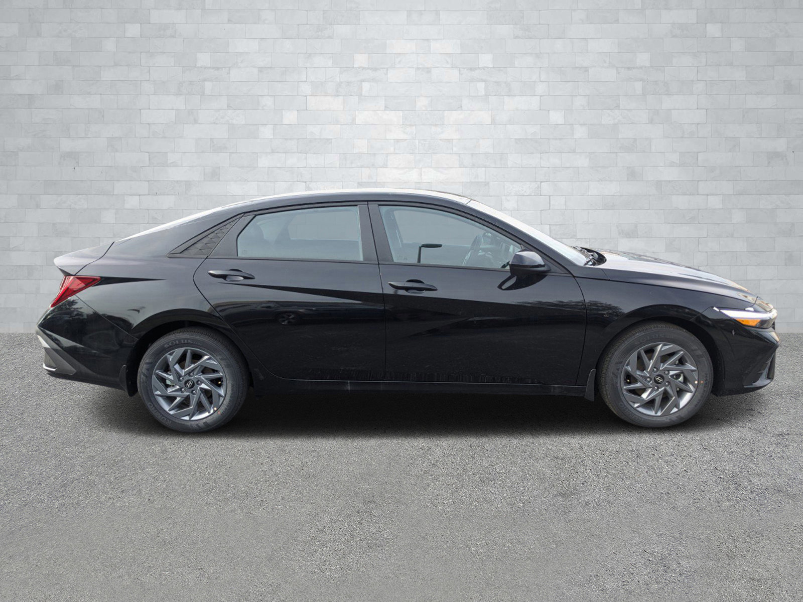 2025 Hyundai Elantra Blue SEL Sport photo 3