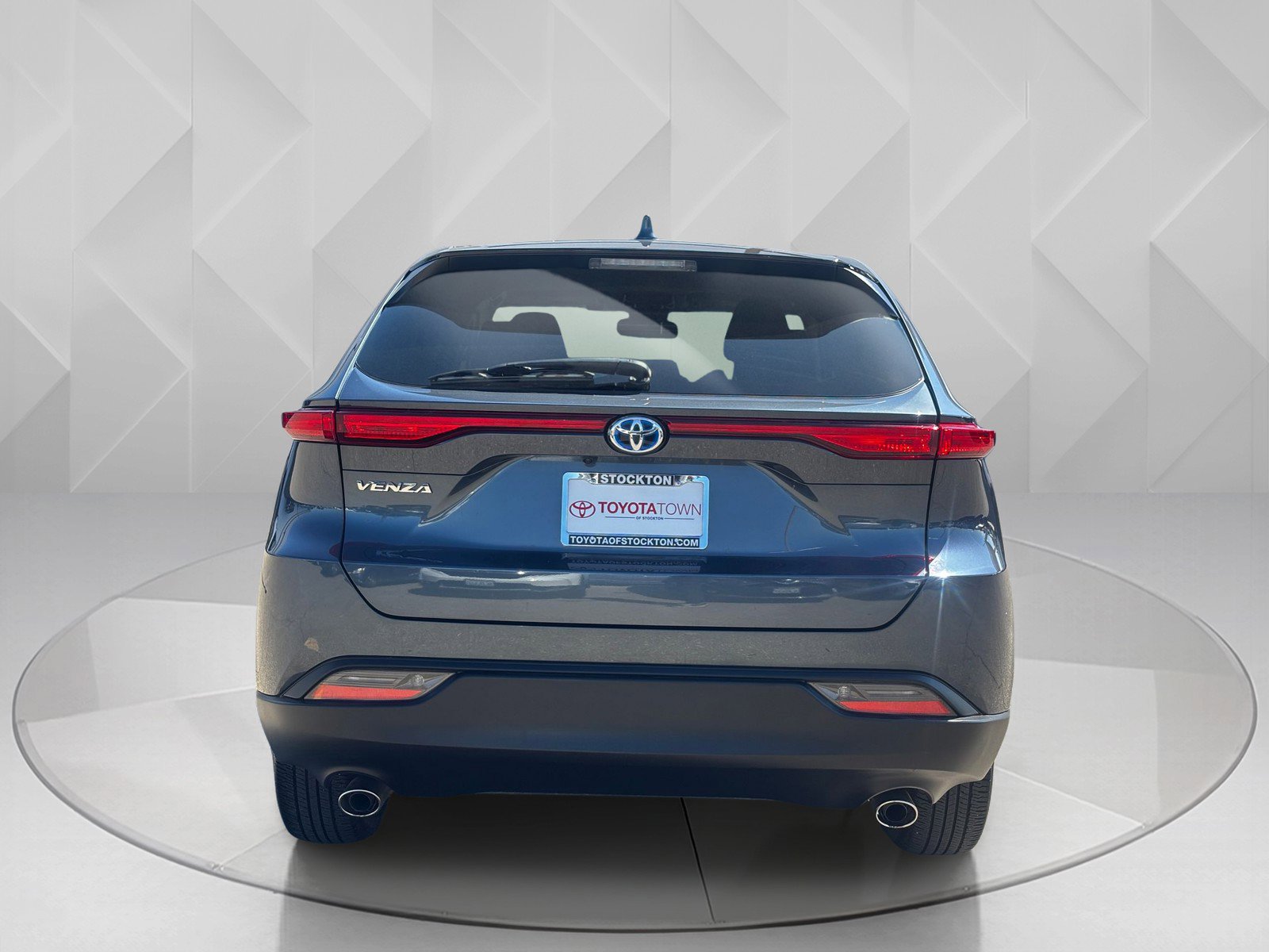 2024 Toyota Venza LE photo 5