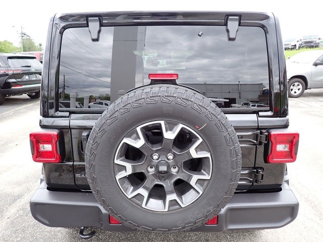 2025 Jeep Wrangler Sahara photo 4