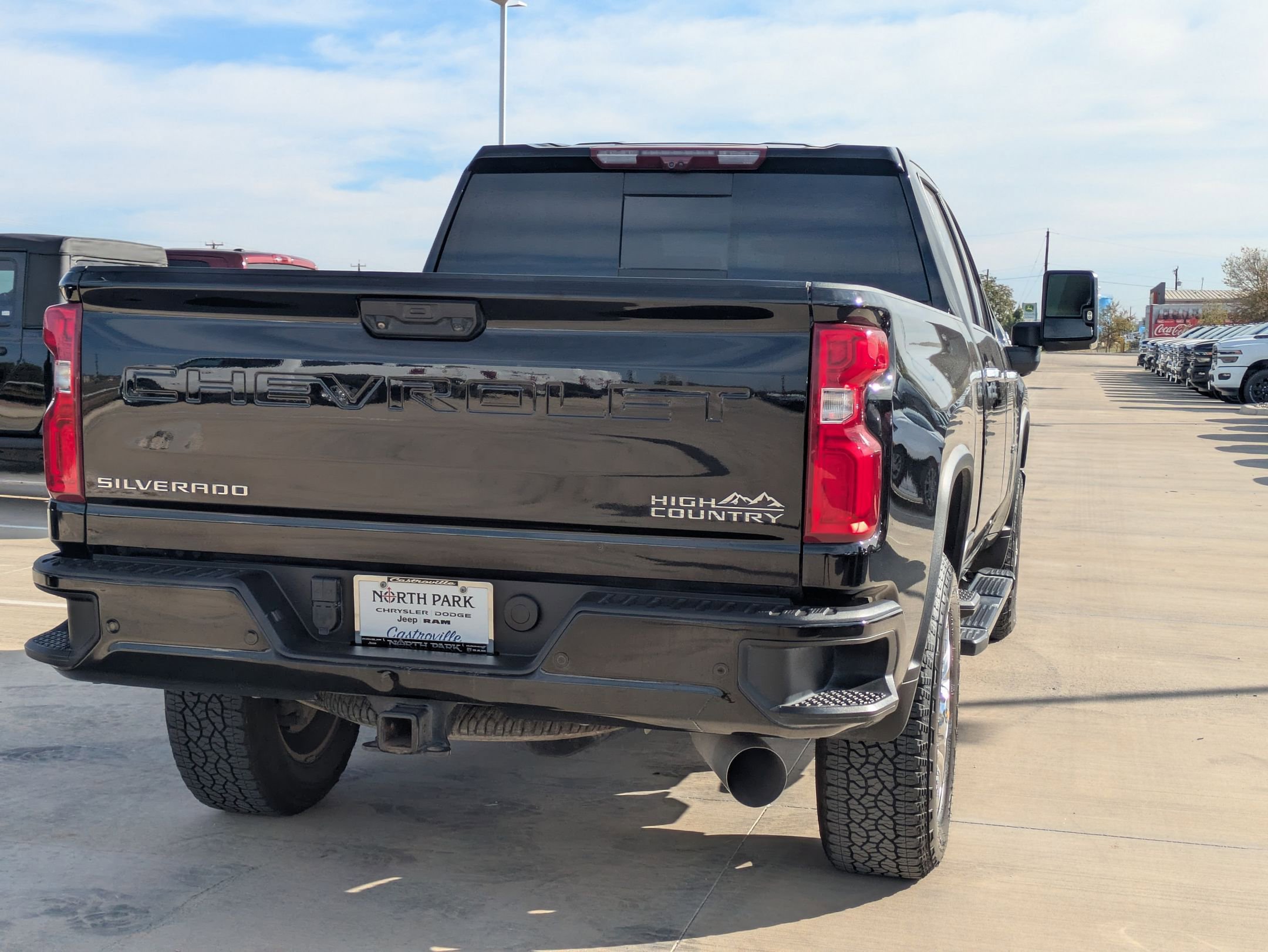 2023 Chevrolet Silverado 2500HD High Country photo 2