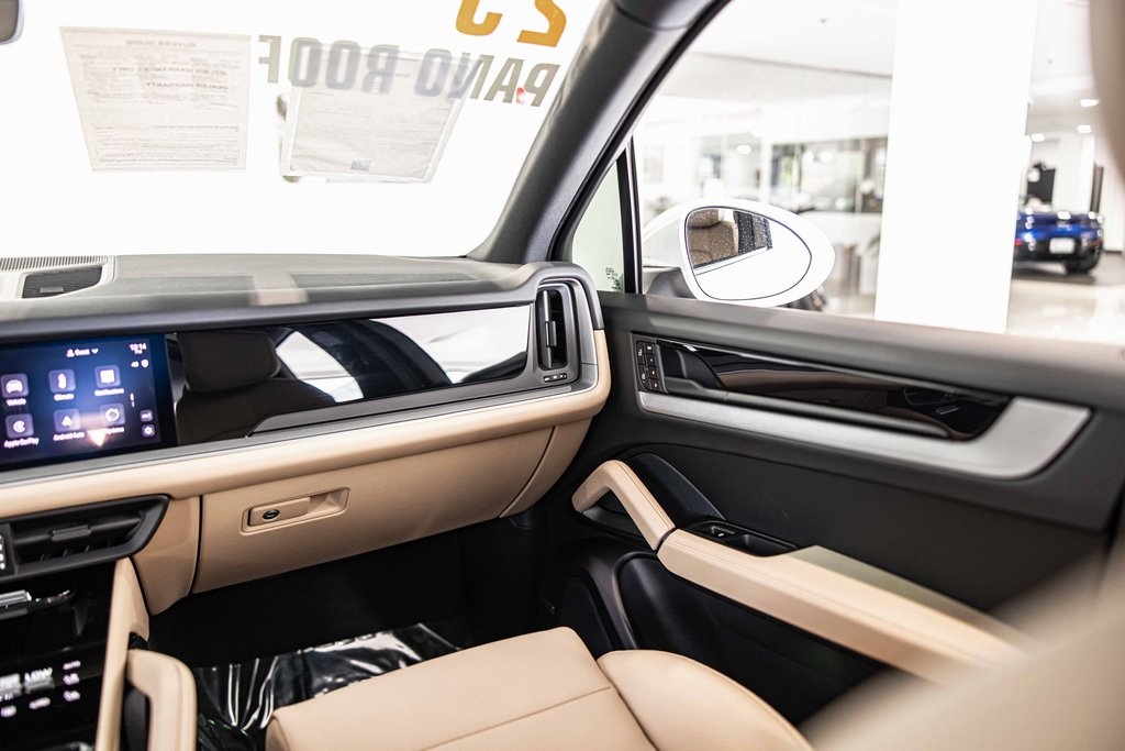 2025 PORSCHE CAYENNE - Image 36