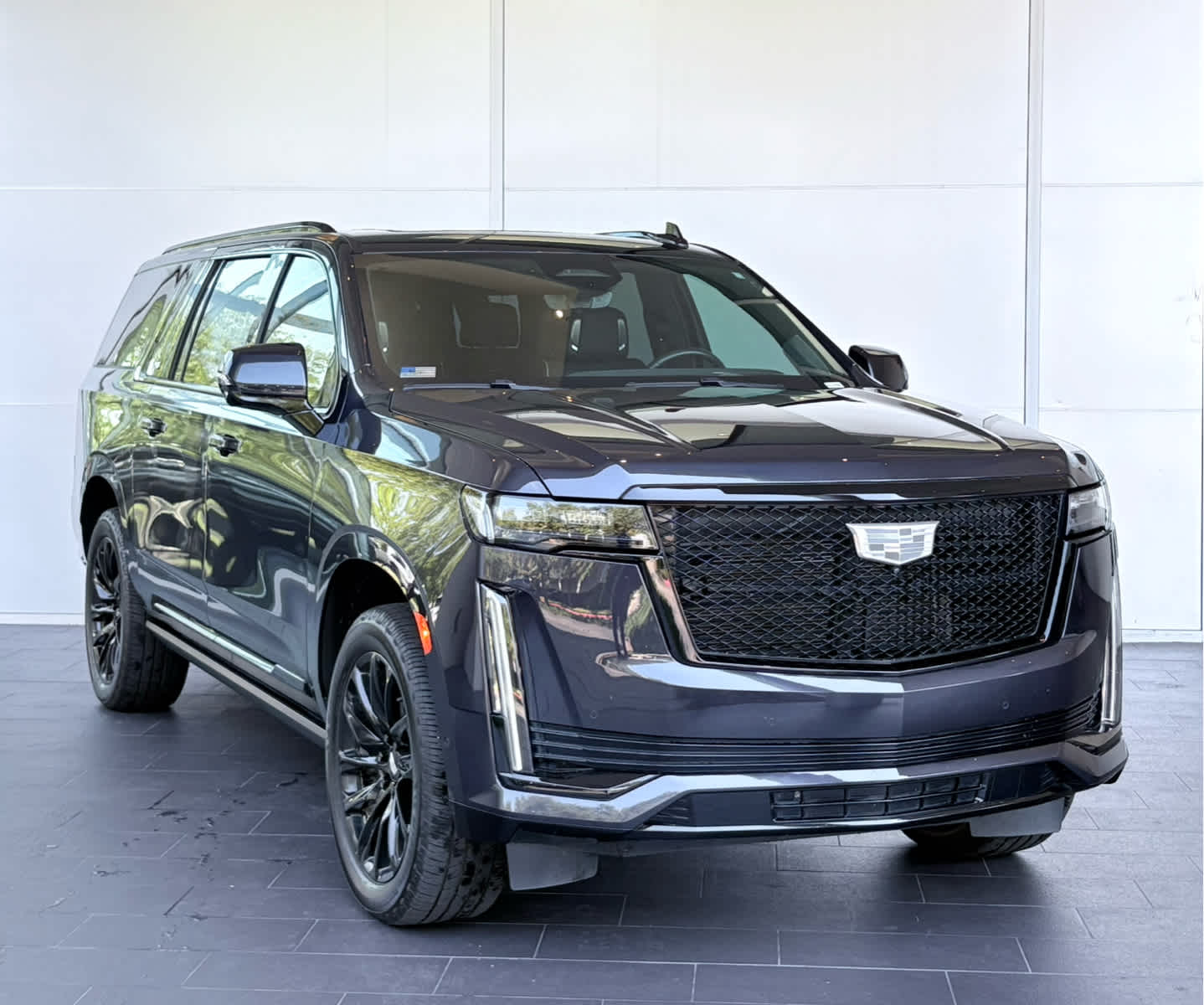 2023 Cadillac Escalade ESV Sport Platinum photo 3