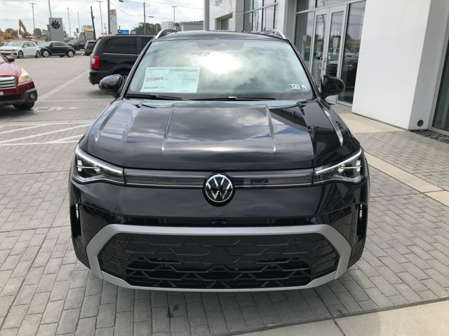 2025 Volkswagen Taos SEL photo 4