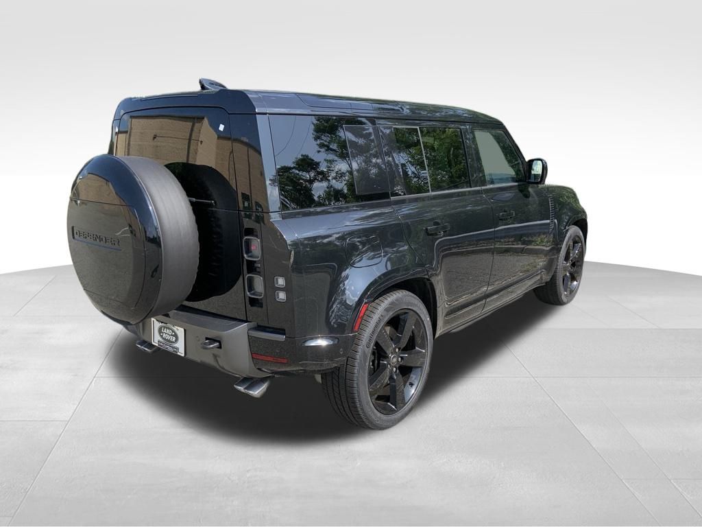 2025 Land Rover Defender 110 V8 photo 8