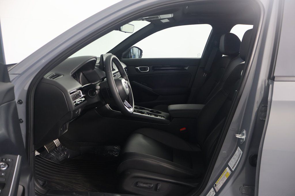 2025 Honda Civic Hybrid Sport Touring photo 5