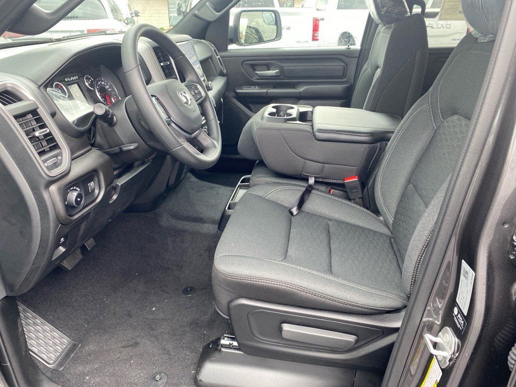2025 Ram 1500 Tradesman photo 4