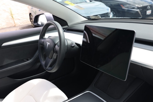 2022 Tesla Model 3 Long Range photo 14