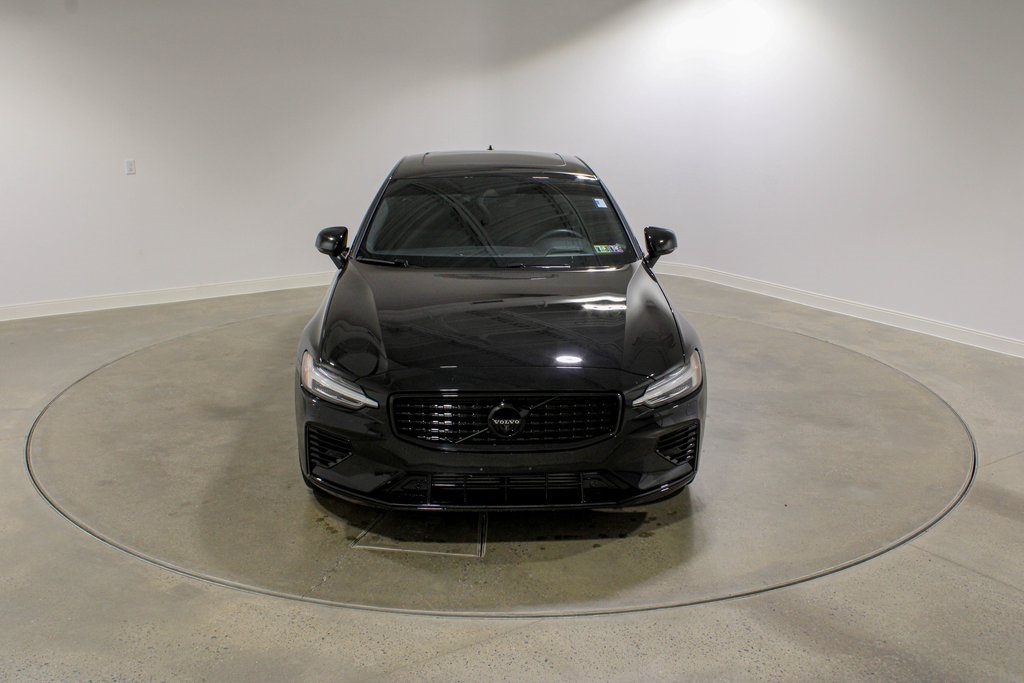 2022 Volvo S60 Recharge T8 Black Edition R-Design photo 2