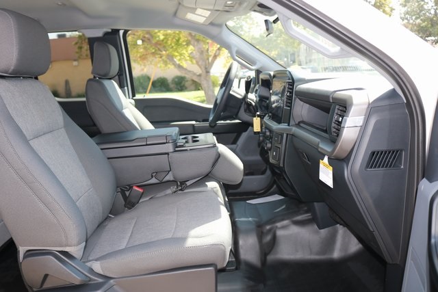 2025 Ford F-150 XL photo 8
