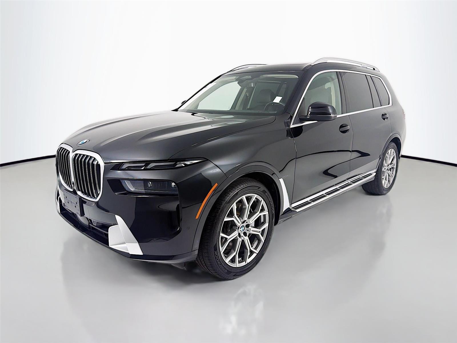 2023 BMW X7 Base's photo