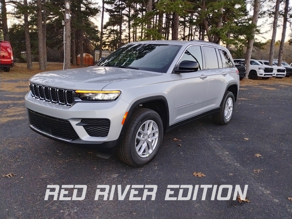 2025 Jeep Grand Cherokee Laredo's photo